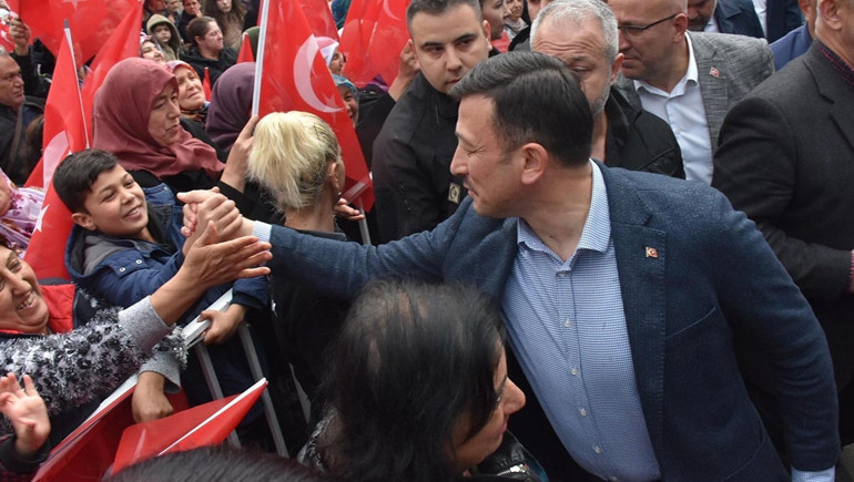 AK Parti İzmir adayı Hamza Dağ: İzmir’in çehresini değiştirmek için oylarınıza talibiz
