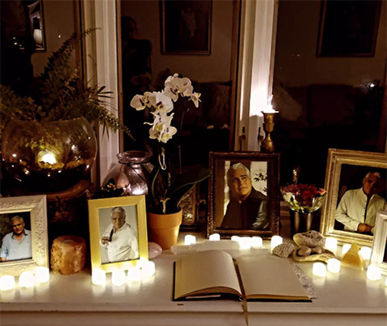 Ölüm bile onları ayıramadı: Hasretin bıçak olup kesiyor yüreğimi... Ağlıyorum