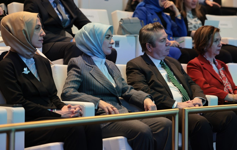 Bakan Göktaş: Kadınları karşılaştıkları sorunlarla yalnız bırakma lüksümüz yok