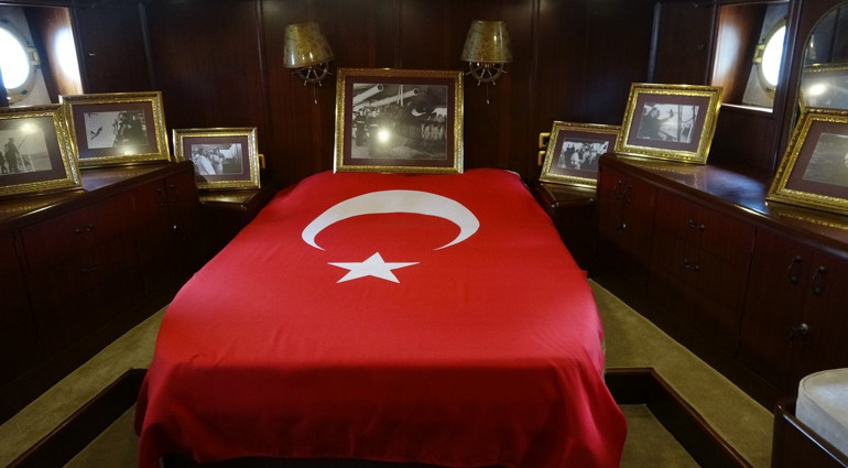 Atatürkün gezi teknesi, Çanakkale Deniz Müzesinde sergileniyor: Yemek yediği salon ile kamarası da yer alıyor