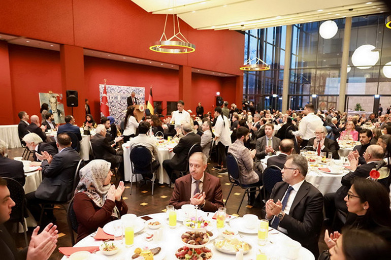Kalplerimiz, Gazze’deki Filistinlilerle birlikte