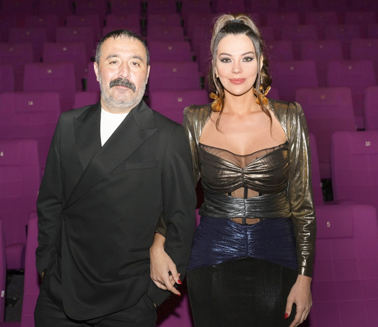 Filmde her karakterin hikayesi derin