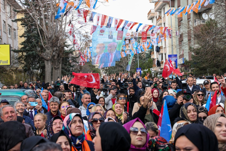 AK Parti Ankara Büyükşehir Belediye Başkan Adayı Turgut Altınok: Yavaşı, Ankaranın sokaklarında gören var mı