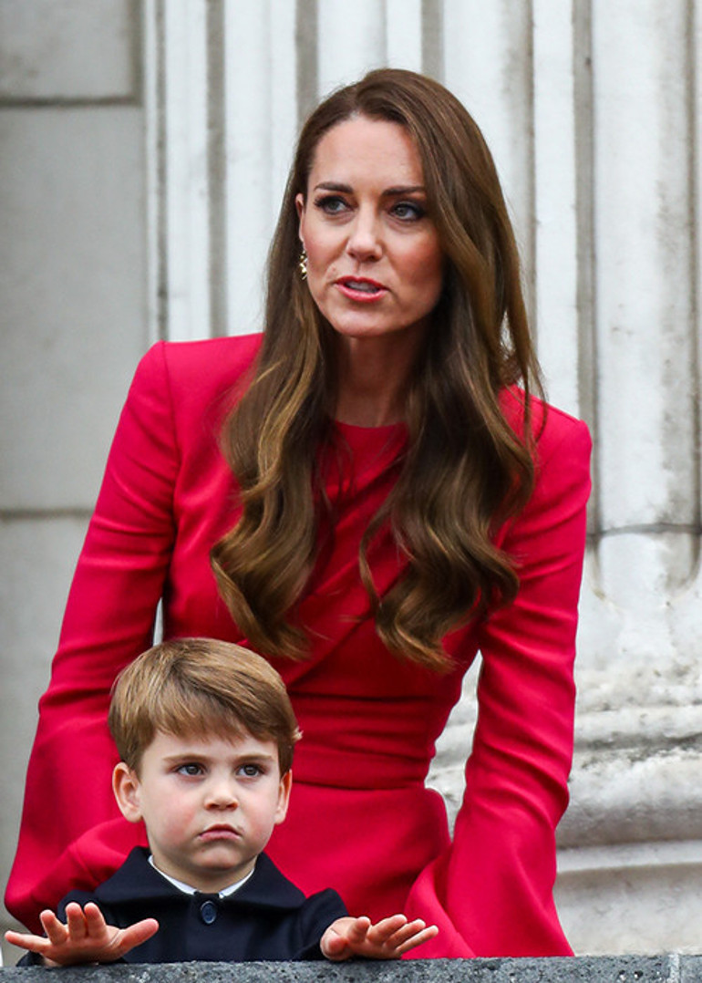 Skandalı temizlemek küçük Louisye düştü Aile, büyük günde falso vermemek için plan kuruyor