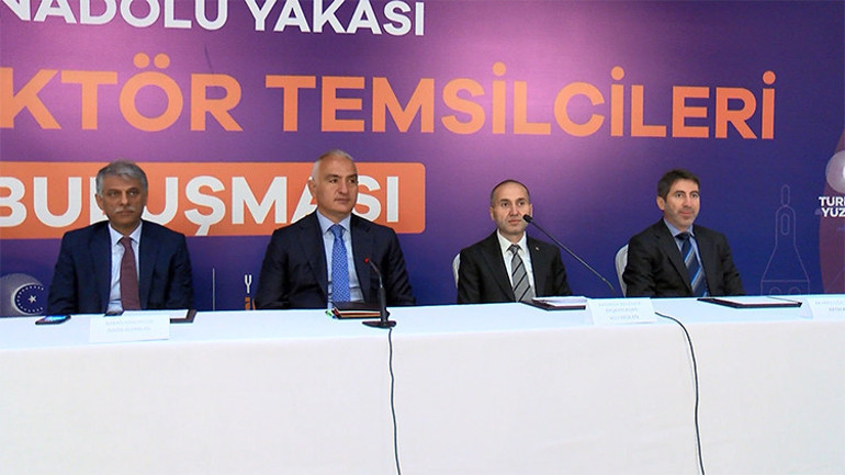 Bakan Ersoydan Formula 1 açıklaması: Türkiye şartı koyduk