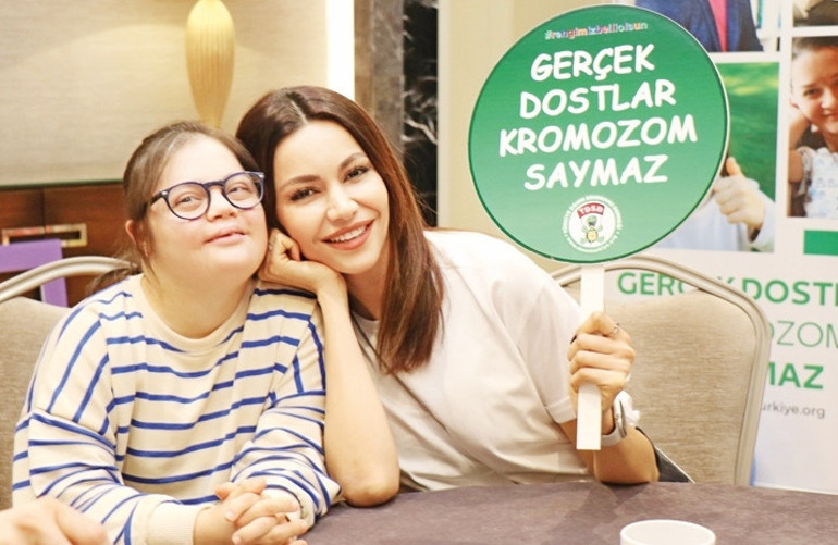 Çocuklarla tişört tasarladılar