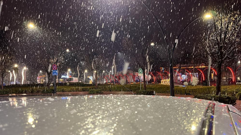 Mart ayının sonunda kar sürprizi: Ankarada etkili oldu... Meteorolojiden yeni hava durumu raporu