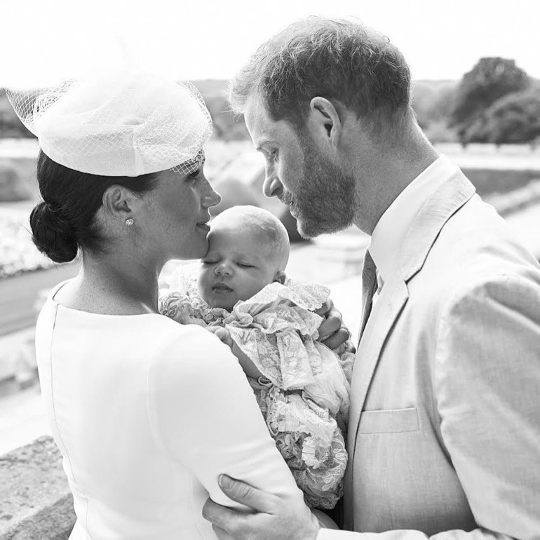 Fotoğraf krizi Kate’le bitmedi… Harry ve Meghan’ın portresi için de aynı senaryo devrede… Peki Elizabeth aslında torunlarını hiç görmedi mi