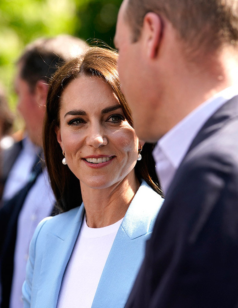 Fotoğraf krizi Kate’le bitmedi… Harry ve Meghan’ın portresi için de aynı senaryo devrede… Peki Elizabeth aslında torunlarını hiç görmedi mi