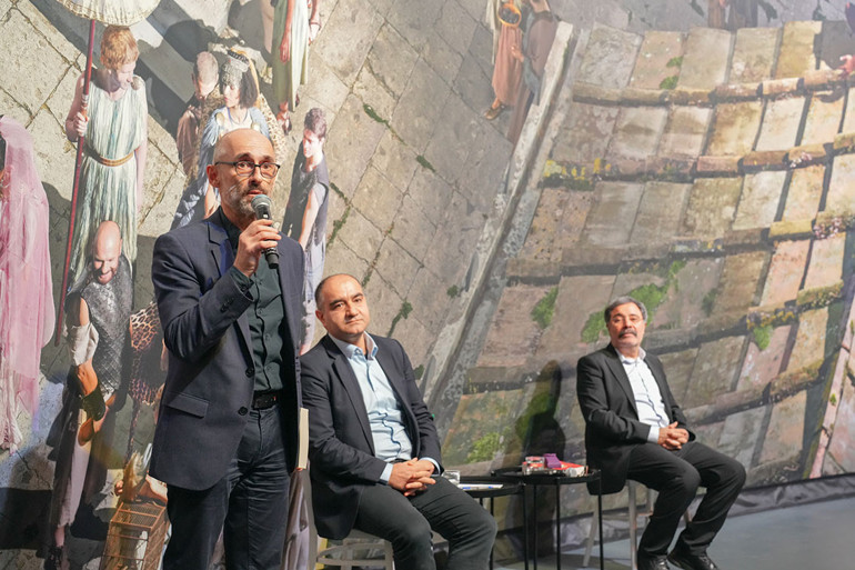 ‘Kayıp Tanrılar Ülkesi’ni Berlin’de tanıttı