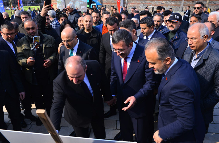 Cevdet Yılmazdan seçim mesajı: Laf edenler değil, gerçek belediyecilik yapanlar kazanacak