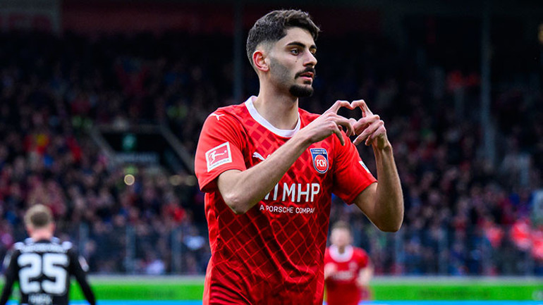 Almanyada Eren Dinkçi kapışması Galatasarayın gözdesi için dikkat çeken serbest kalma bedeli....