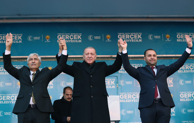 AK Parti Çankırı mitingi... Erdoğandan Özgür Özelin darbe sözlerine tepki: Türkiyeye özür borcu var