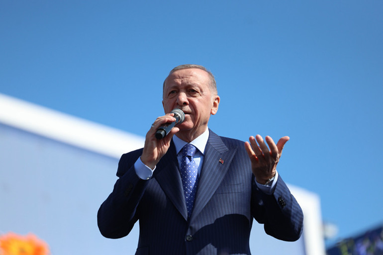 AK Parti İstanbul mitingi... Cumhurbaşkanı Erdoğan: Bavul dolusu paranın izahını yapamadılar