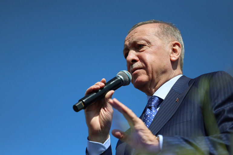 AK Parti İstanbul mitingi... Cumhurbaşkanı Erdoğan: Bavul dolusu paranın izahını yapamadılar