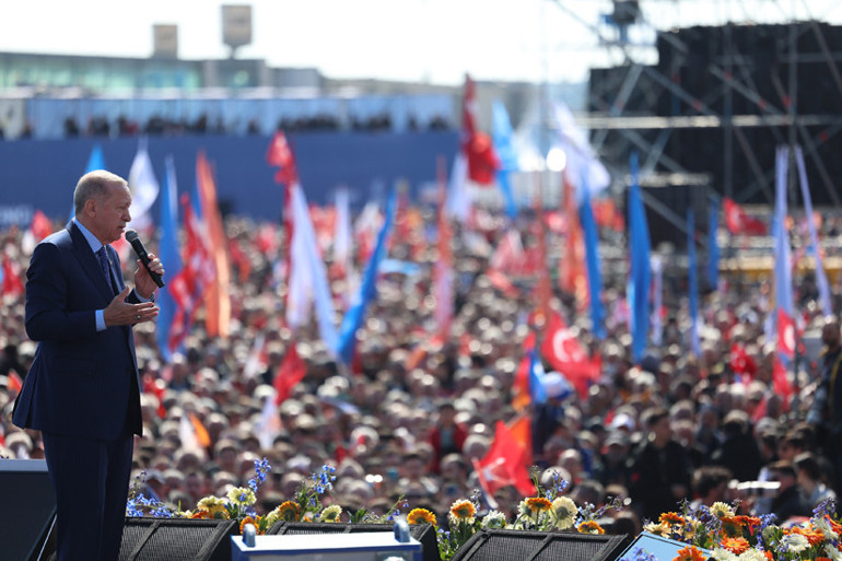 AK Parti İstanbul mitingi... Cumhurbaşkanı Erdoğan: Bavul dolusu paranın izahını yapamadılar