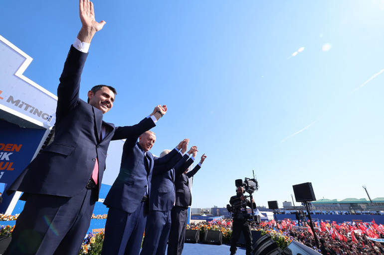 AK Parti İstanbul mitingi... Cumhurbaşkanı Erdoğan: Bavul dolusu paranın izahını yapamadılar