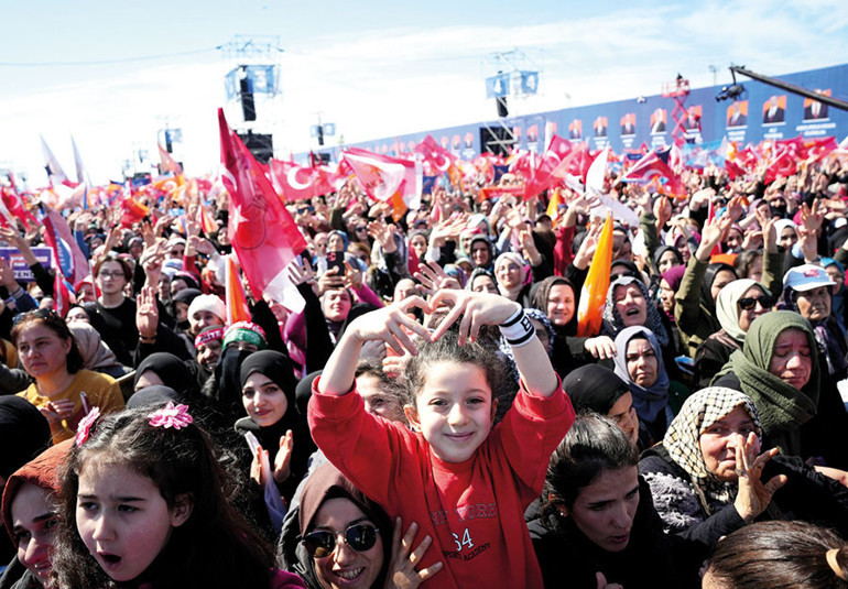 İstanbul sana hizmete talibiz