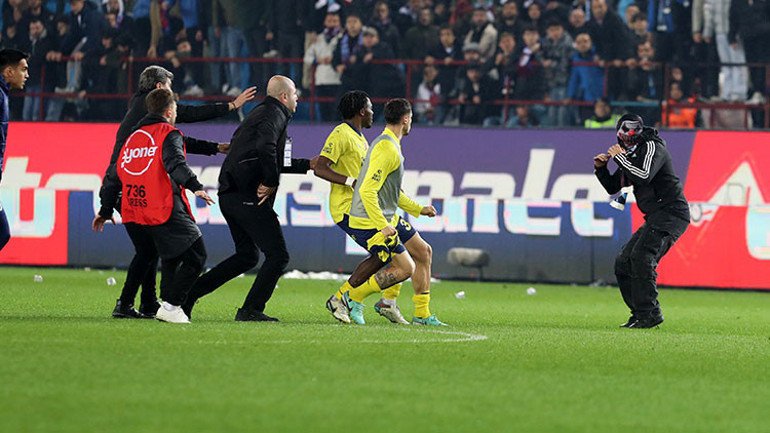 Trabzonspor maçı sonrası neler yaşandı, Livakovicin ayrılık kararı doğru mu İsmail Kartal tek tek anlattı: Gelince konuşacağım | Elinde şiş vardı, Osayi...