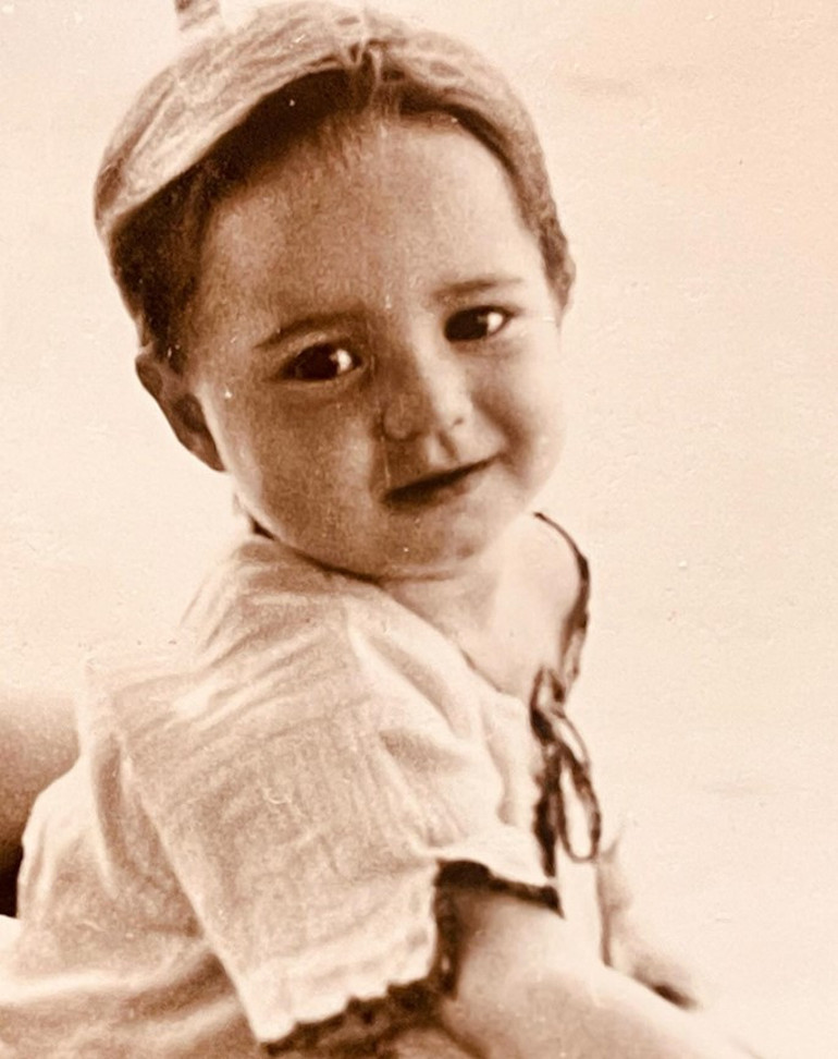 13 yaşına kadar köyde yaşadım demişti... O şimdi Türkiyenin tanıdığı bir oyuncu