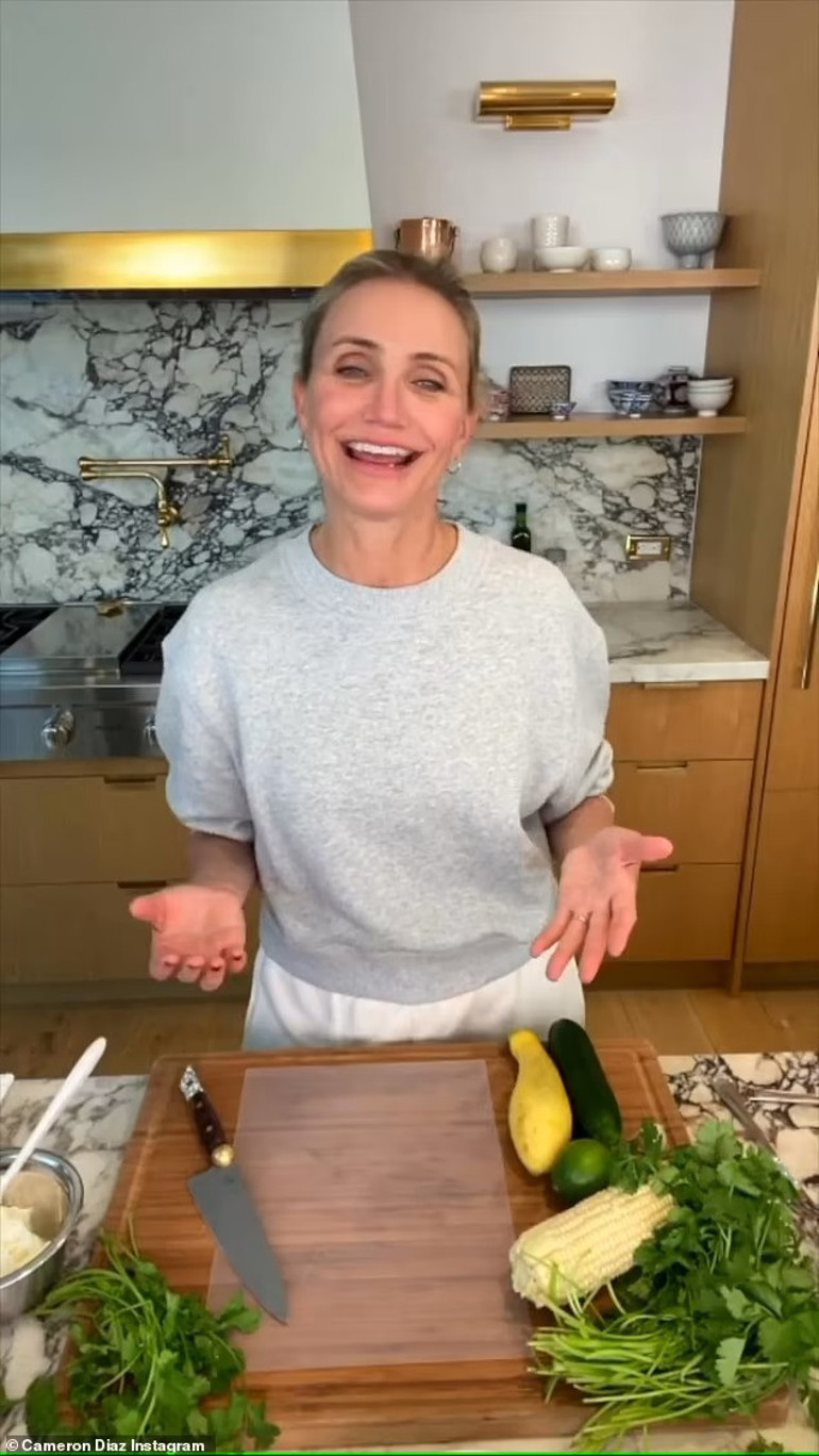 51 yaşında gizlice anne oldu… Ünlü yıldızın içi içine sığmıyor: Bu duygu mutluluktan da öte