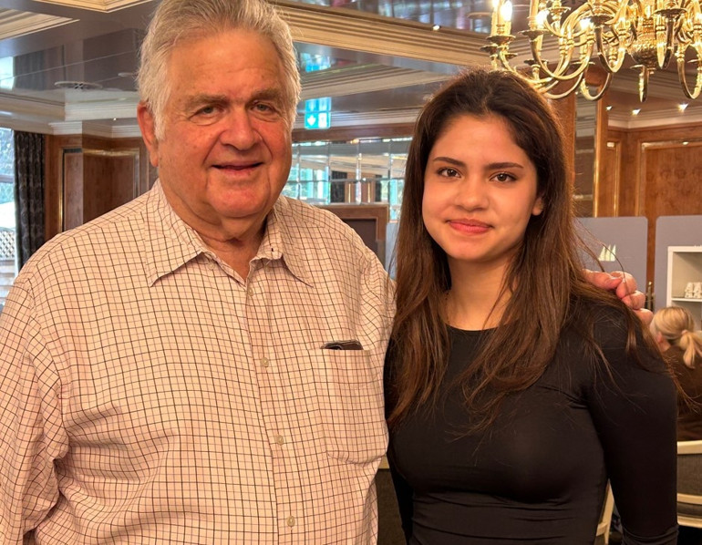ÇEV Sanatın genç keman sanatçısı Bade Daştan, Curtis Institute of Music’i birincilikle kazandı: Türkiyeden bu okula giren ilk kemancı oldu