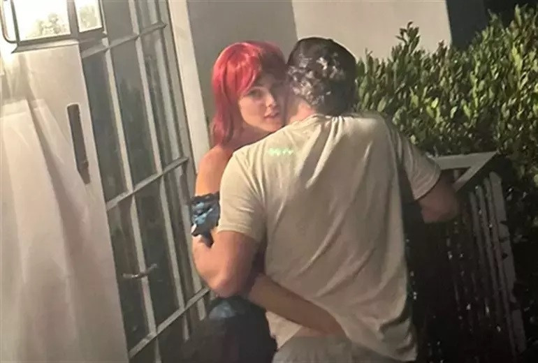 Ünlü çapkın yemek randevusunda yakalandı… Model sevgilisinin parmağındaki yüzük dikkat çekti