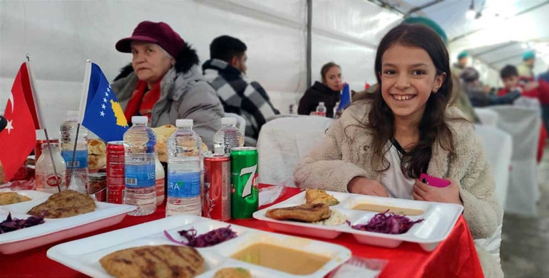 Mehmetçik’ten Prizren’de iftar