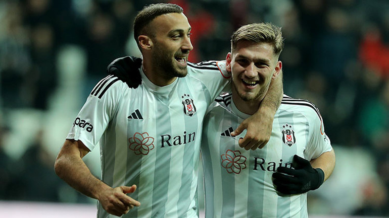 Kim Min-Jae ve Eljif Elmastan sonra Süper Ligden üçüncü büyük transfer Semih Kılıçsoya kancayı taktılar...