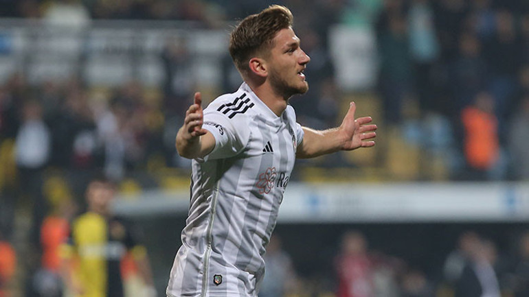 Kim Min-Jae ve Eljif Elmastan sonra Süper Ligden üçüncü büyük transfer Semih Kılıçsoya kancayı taktılar...