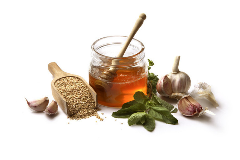 Kış bitti salgın bitmedi: Soğuk algınlığından hızla kurtulmanın 10 yolu... Mürver şurubu, ekinezya çayı ve daha fazlası...