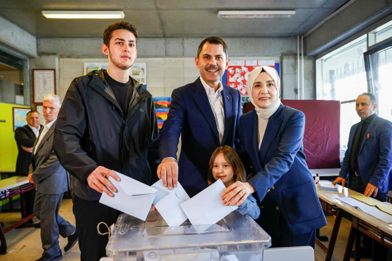 AK Parti İBB Başkan Adayı Murat Kurum oyunu kullandı: Vatandaşlarımız sandığa sahip çıksın