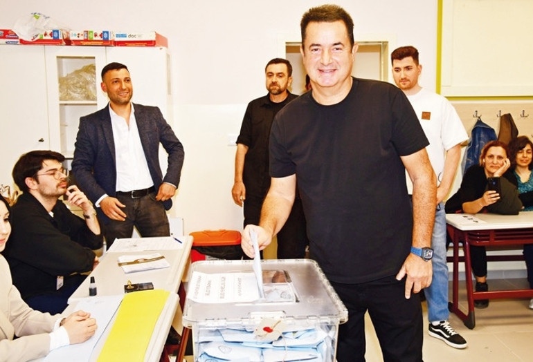 Ünlülerin sandık heyecanı