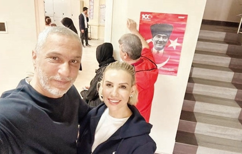Ünlülerin sandık heyecanı