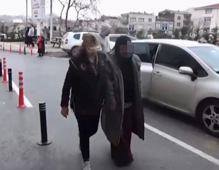 Saldırı hazırlığındaki iki terörist İstanbul’da yakalandı Jandarma ve polis kıyafeti ele geçirildi