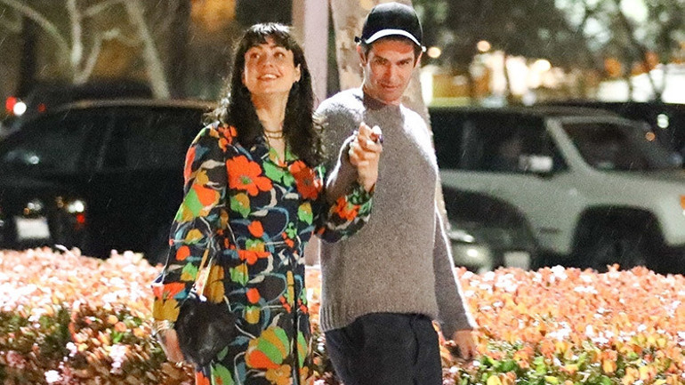 Ünlü oyuncu yeni sevgilisiyle el ele gece gezmesinde: Bak sevgilim, fotoğrafımızı çekiyorlar