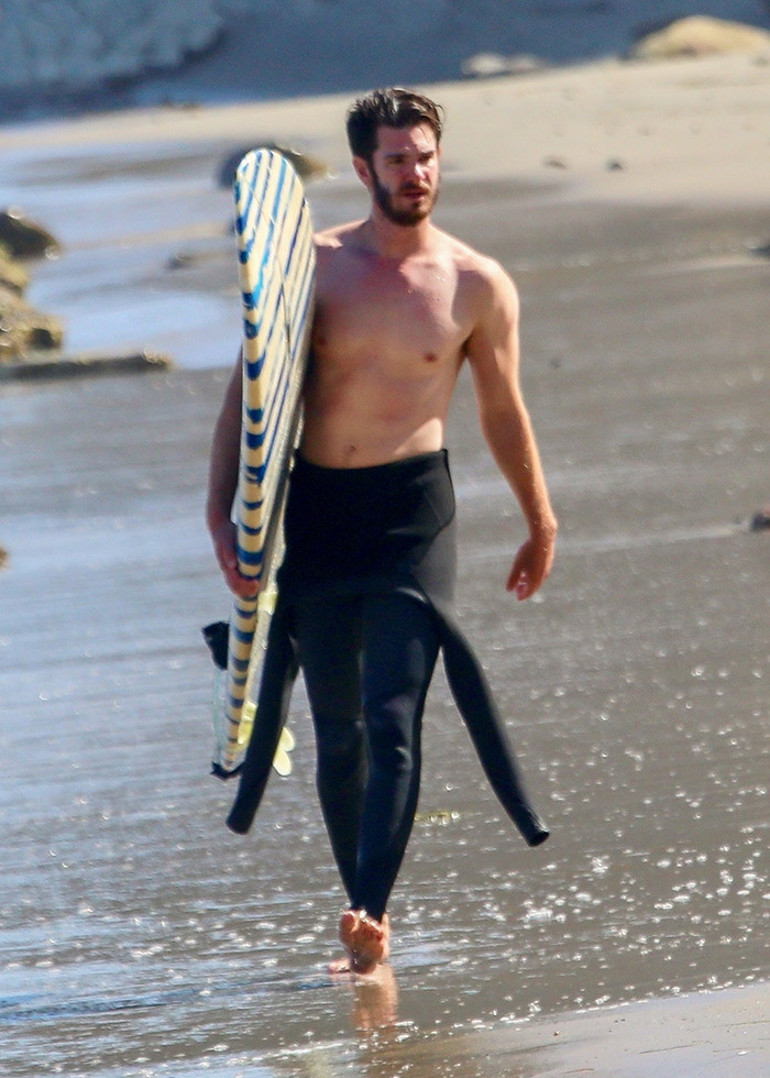 Ünlü oyuncu yeni sevgilisiyle el ele gece gezmesinde: Bak sevgilim, fotoğrafımızı çekiyorlar