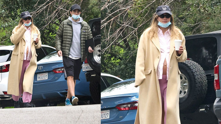 Ünlü çiftten ilk bebek fotoğrafı geldi: Dünyaya hoş geldin meleğim