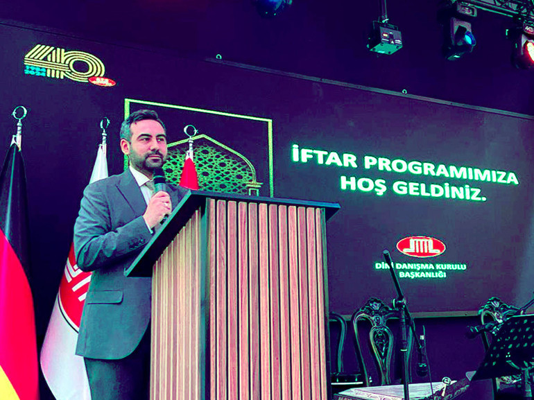 DİTİB gençleri iftar sofrasında buluştu