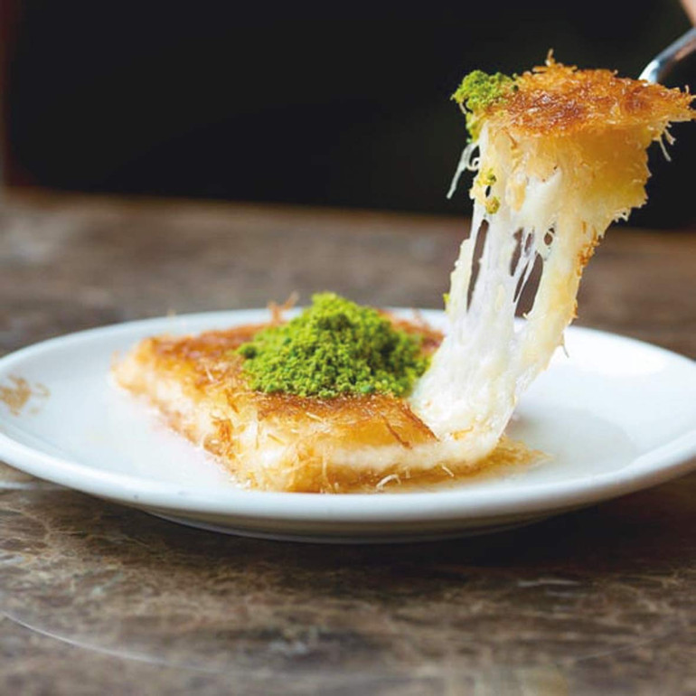 Tatlı yiyelim tatlı konuşalım