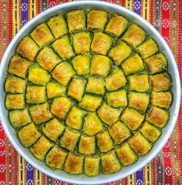 Tatlı yiyelim tatlı konuşalım