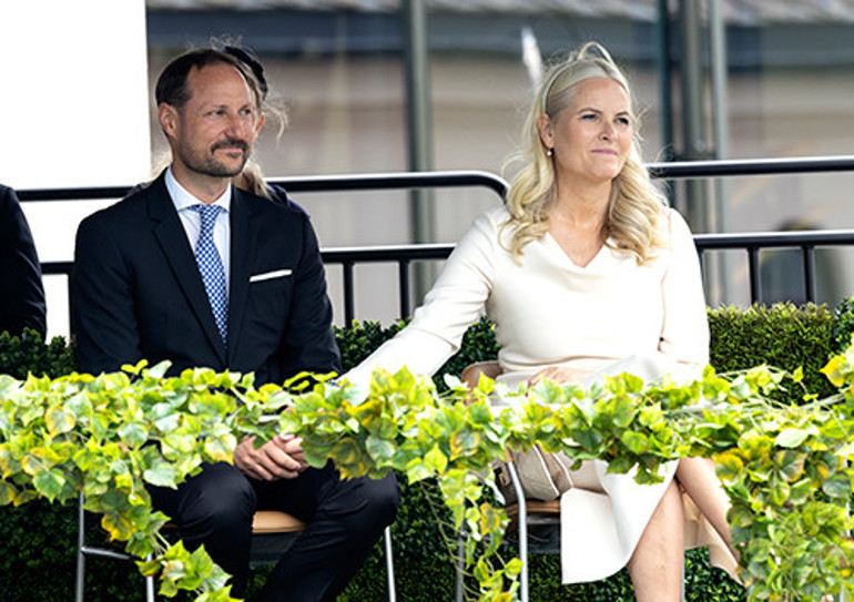 Onlarla evlenecek damatlar yaşadı.... Hayalleri altın tepside önlerine gelecek