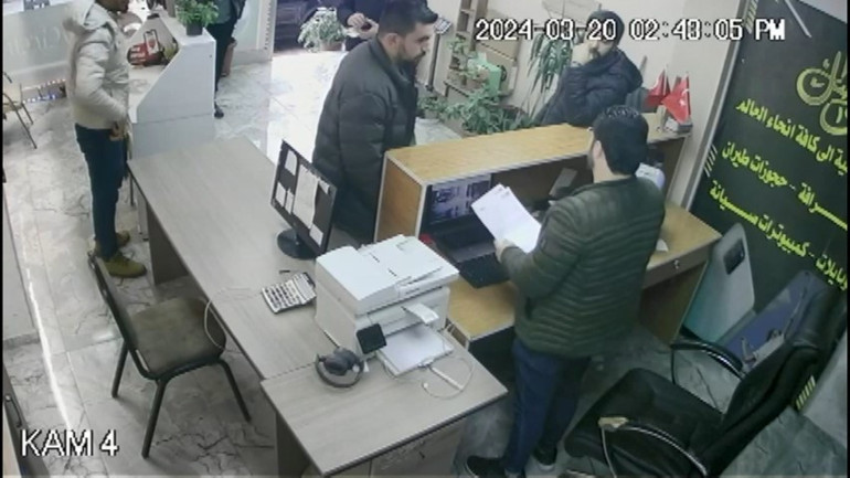 Aralarında polislerin de olduğu şebekeden akılalmaz tezgah: İş insanlarını evlerinden alıp tehditle para istediler...