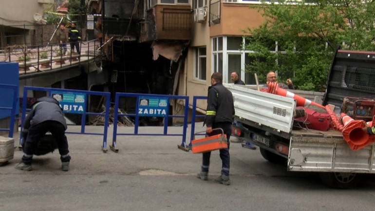 29 kişinin hayatını kaybettiği binada çalışmalar sürüyor... Ana hat üzerinden elektrik verildi