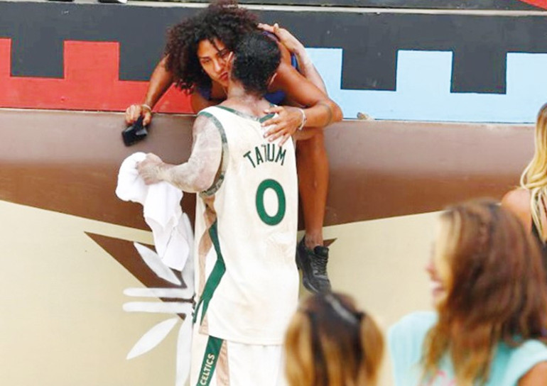 Survivordan Brezilyaya... Aysu Keskin ile Ronaldinho arasında neler oluyor