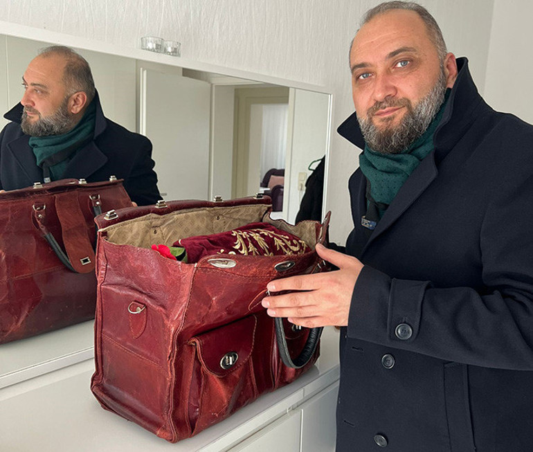 Sakal-ı Şerif’e Köln’de duygu seli