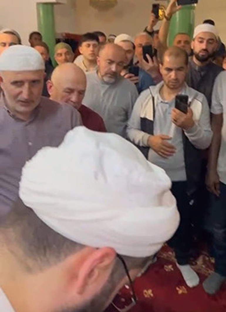 Sakal-ı Şerif’e Köln’de duygu seli