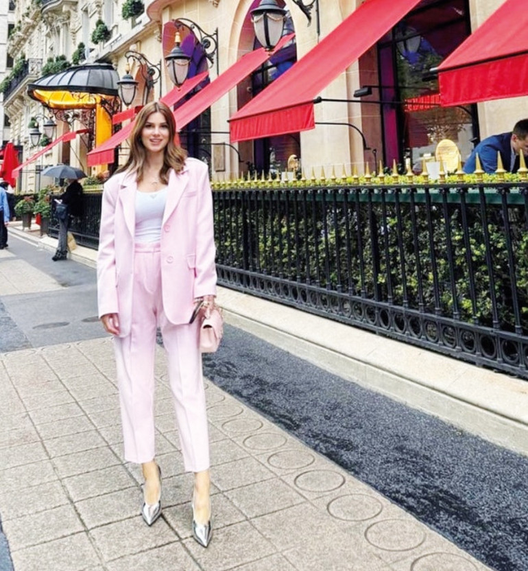 Cemiyet hayatından renkli tatil anıları