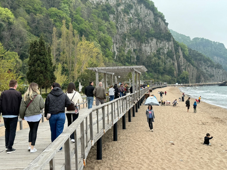 Amasrada uzun araç kuyrukları oluştu 3 günde 100 bin araç giriş yaptı