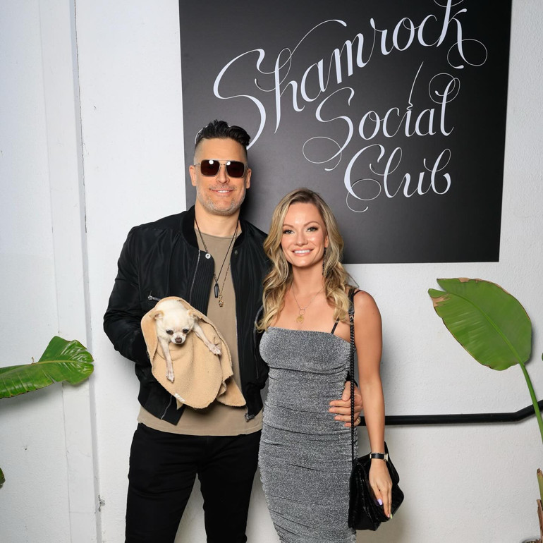 Kocasından ayrılıp ünlü cerrahın kollarına koşmuştu… ‘Diz ameliyatı olacaksanız doktorunuz gece sizinle kalsın’